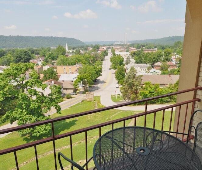 فندق Hillside Inn