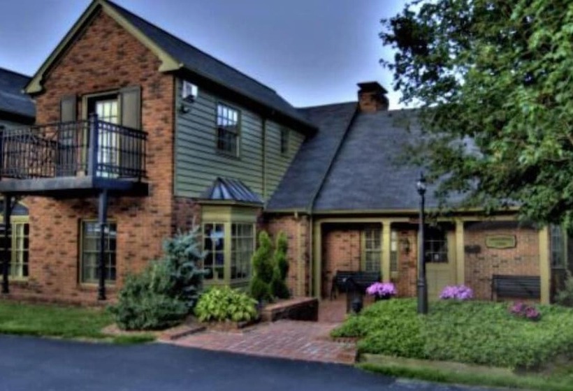 فندق Hillwinds Inn   Blowing Rock