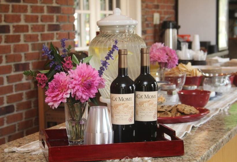 فندق Hillwinds Inn   Blowing Rock