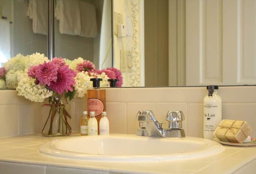 فندق Hillwinds Inn   Blowing Rock