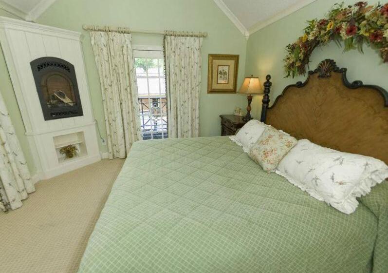 فندق Hillwinds Inn   Blowing Rock