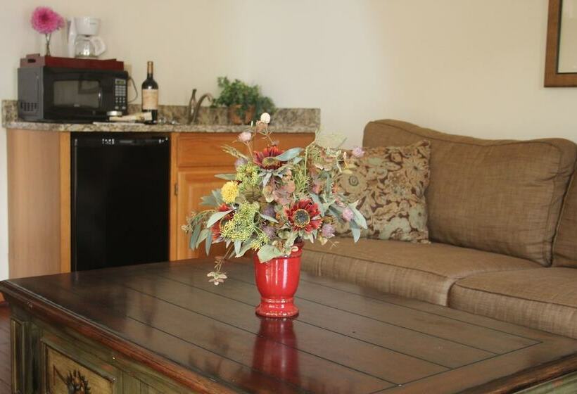 فندق Hillwinds Inn   Blowing Rock