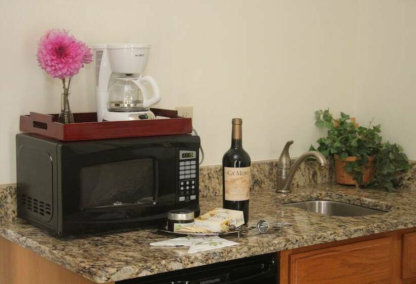 فندق Hillwinds Inn   Blowing Rock