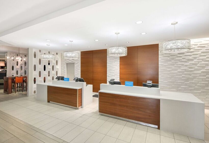 هتل Hilton Arlington National Landing