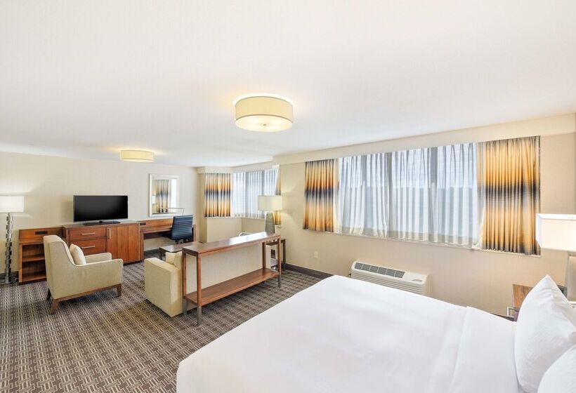 هتل Hilton Arlington National Landing