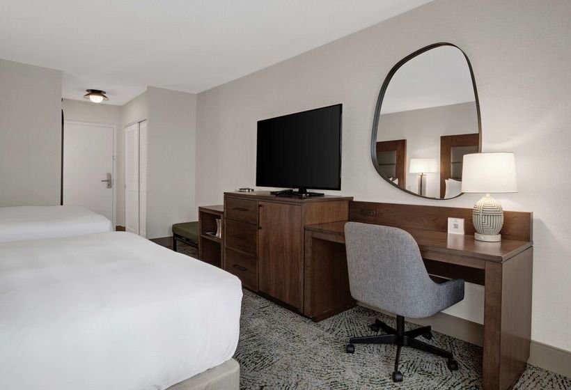 هتل Hilton Arlington National Landing