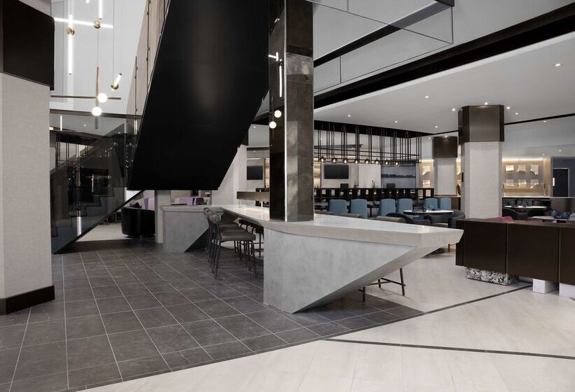 هتل Hilton Arlington National Landing