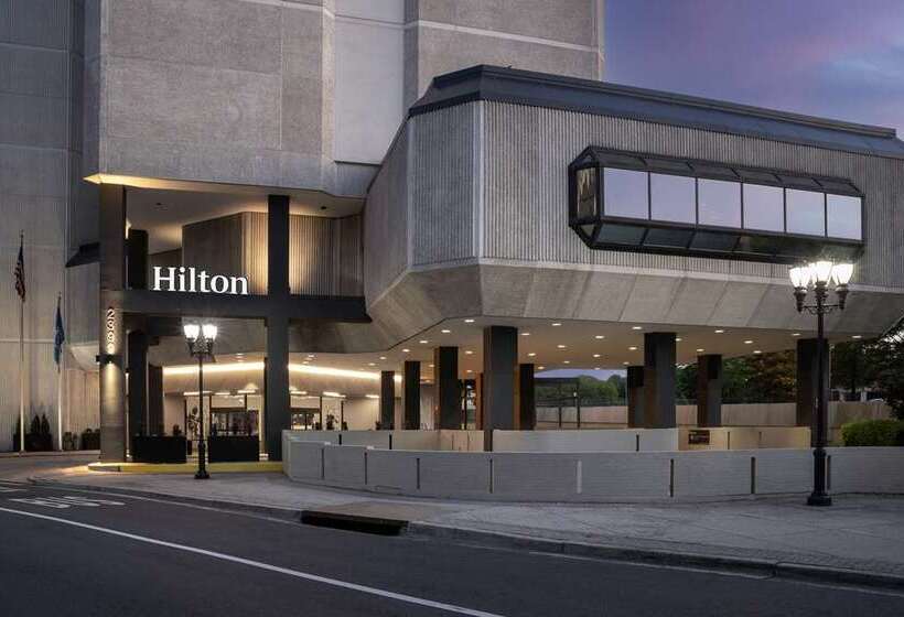 هتل Hilton Arlington National Landing