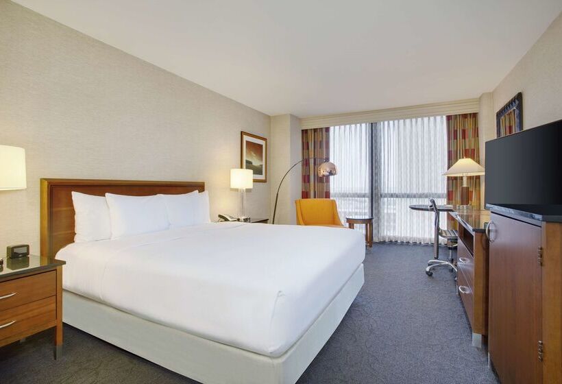 هتل Hilton Chicago O'Hare Airport