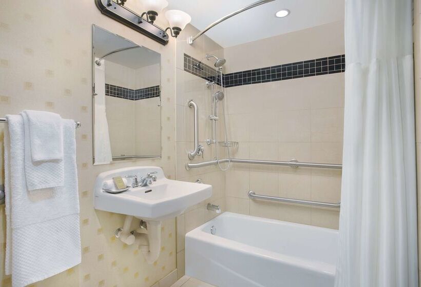 هتل Hilton Chicago O'Hare Airport