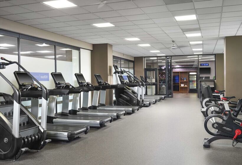 هتل Hilton Chicago O'Hare Airport