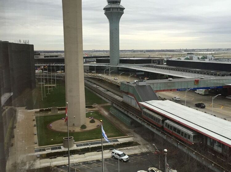 هتل Hilton Chicago O'Hare Airport