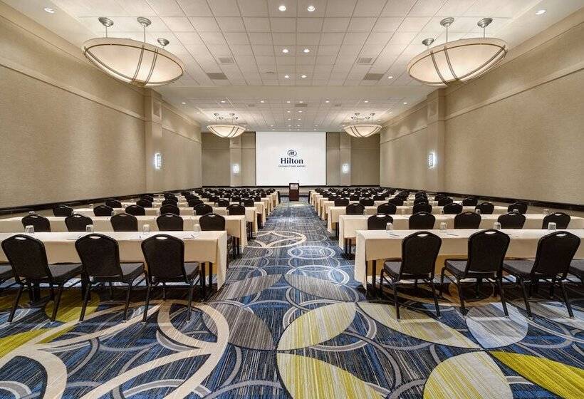 هتل Hilton Chicago O'Hare Airport