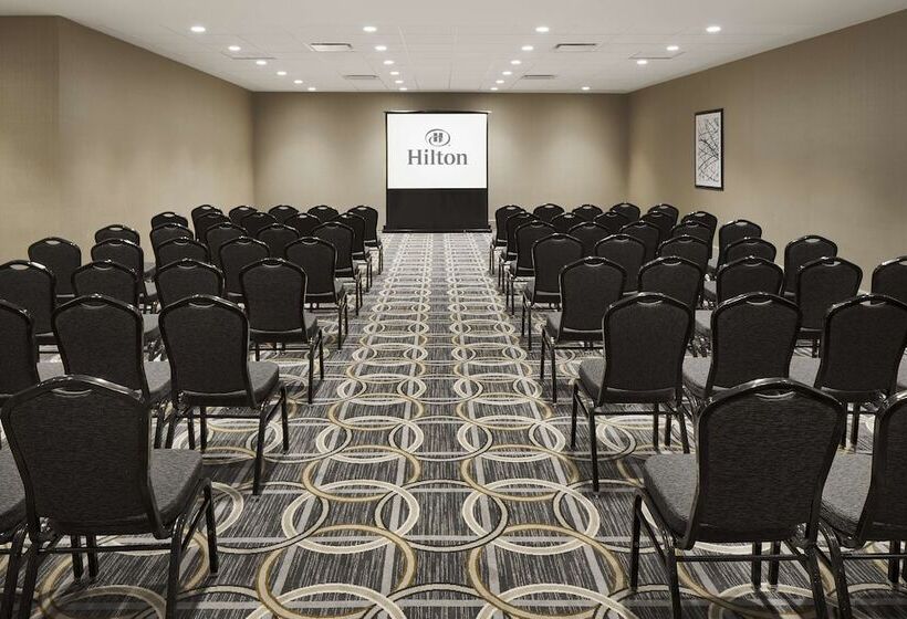 هتل Hilton Chicago O'Hare Airport