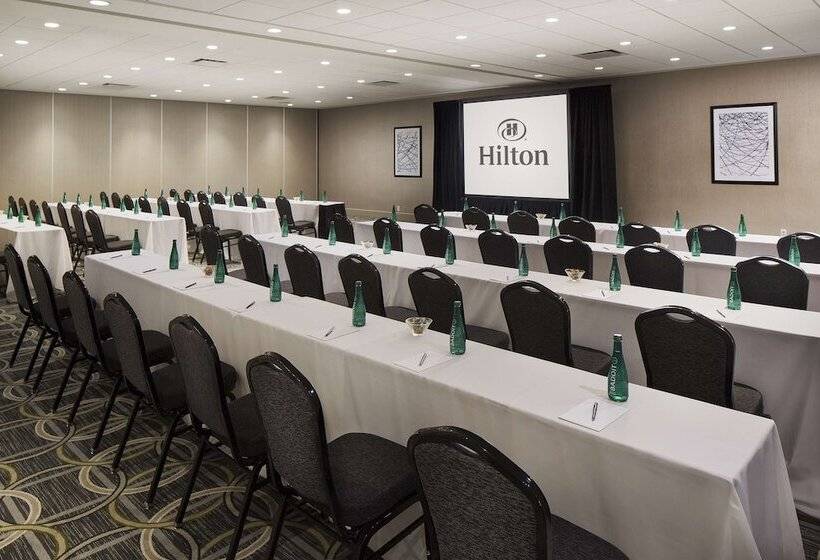 هتل Hilton Chicago O'Hare Airport