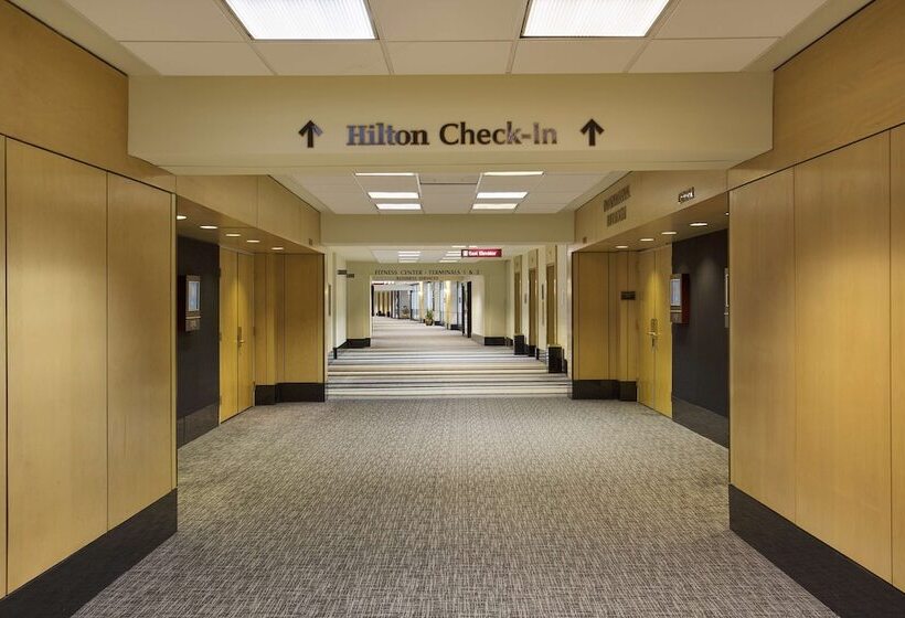 هتل Hilton Chicago O'Hare Airport
