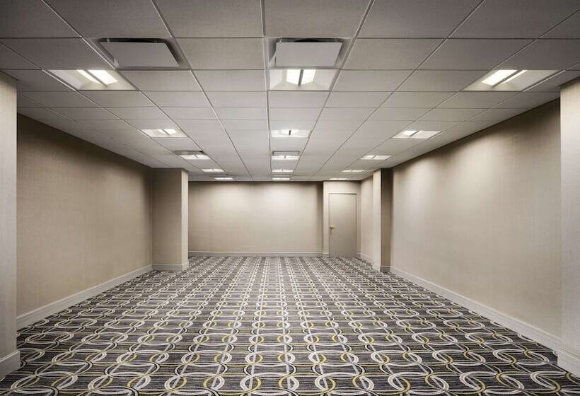 هتل Hilton Chicago O'Hare Airport