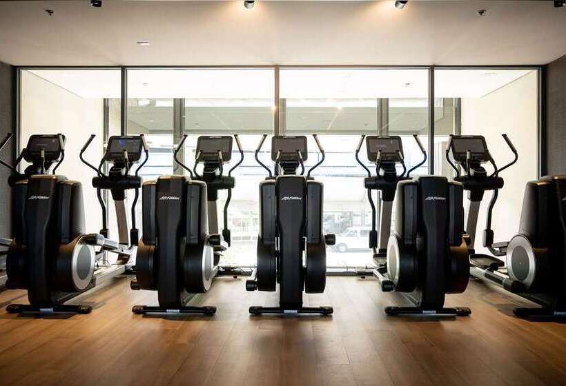 هتل Hilton Chicago O'Hare Airport