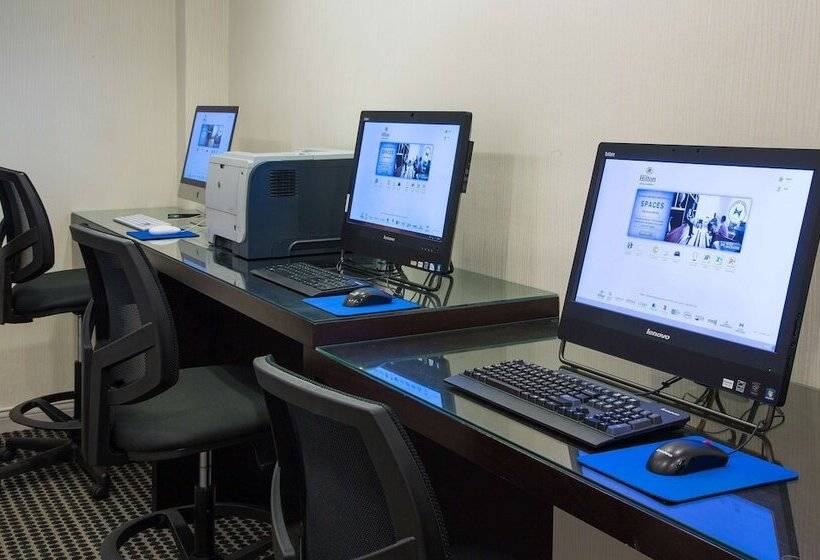 هتل Hilton Chicago/northbrook