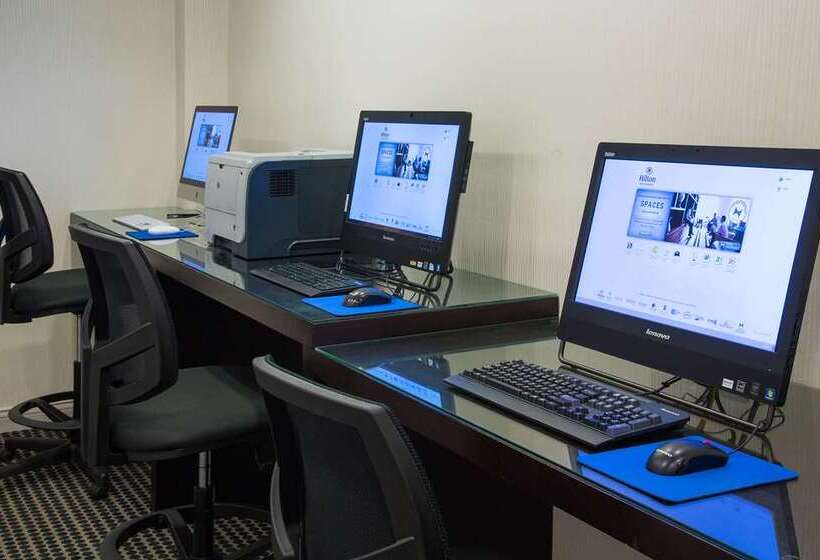 فندق Hilton Chicago/northbrook