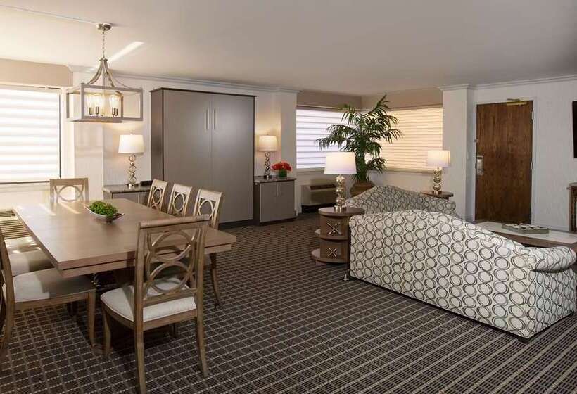 هتل Hilton Chicago/northbrook