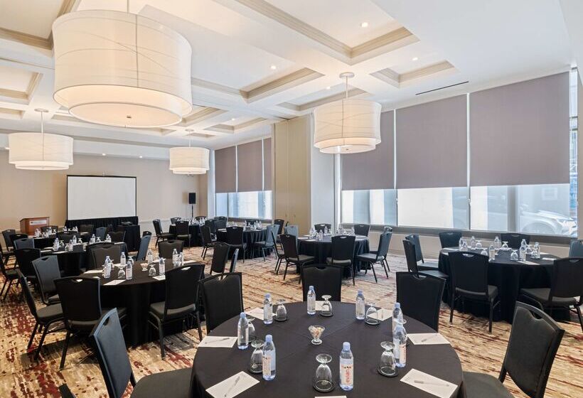 هتل Hilton Garden Inn Chicago Downtown/magnificent Mile