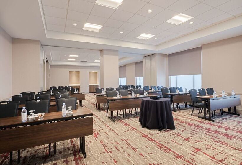 هتل Hilton Garden Inn Chicago Downtown/magnificent Mile