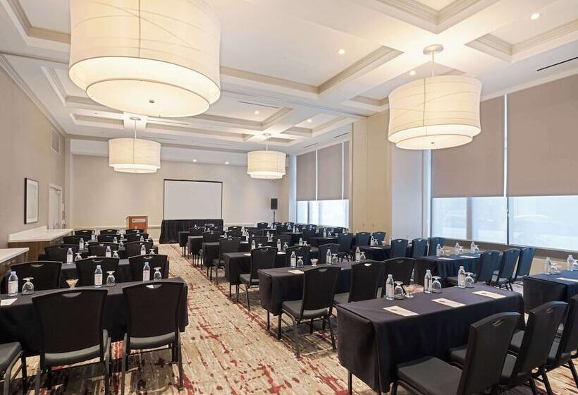 هتل Hilton Garden Inn Chicago Downtown/magnificent Mile