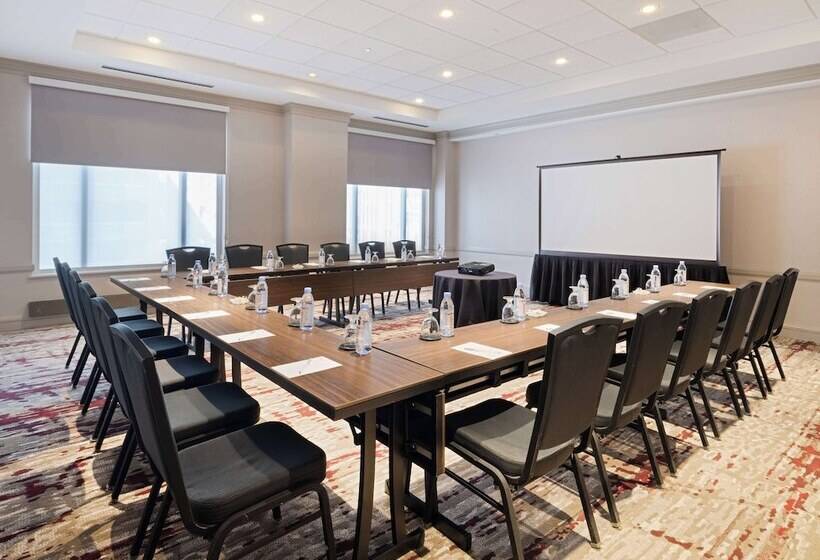 هتل Hilton Garden Inn Chicago Downtown/magnificent Mile