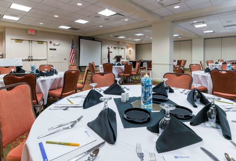 هتل Hilton Garden Inn Denver Airport