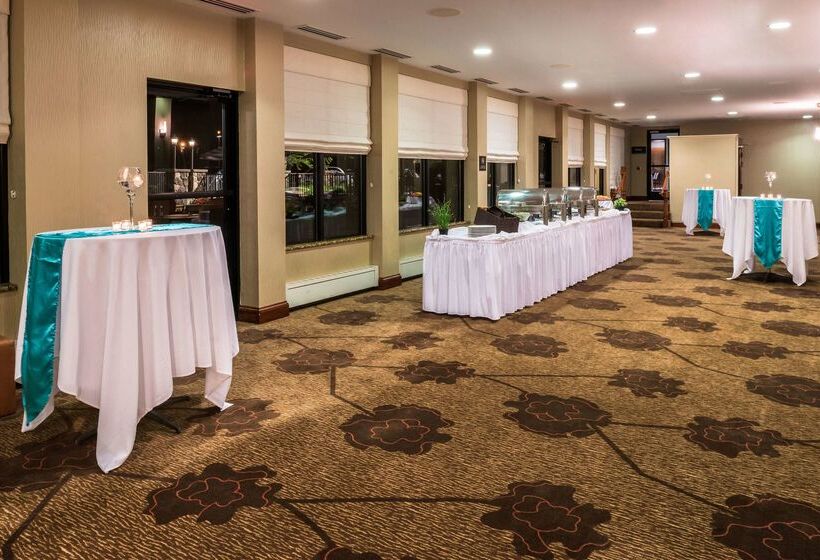 فندق Hilton Garden Inn Detroit   Southfield, Mi