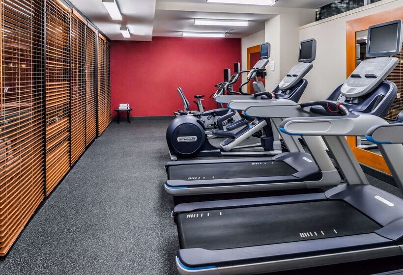 فندق Hilton Garden Inn Detroit   Southfield, Mi