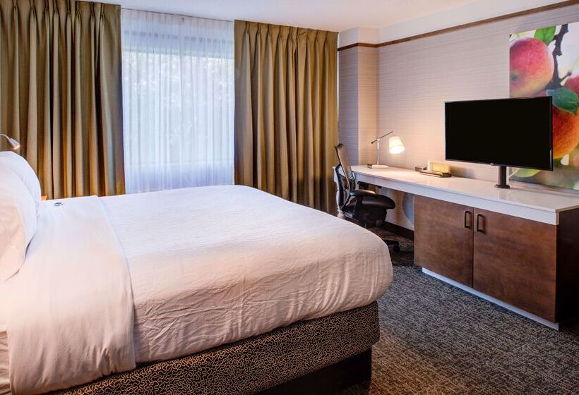 فندق Hilton Garden Inn Detroit   Southfield, Mi