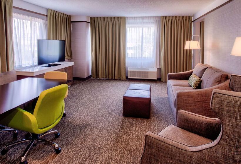 فندق Hilton Garden Inn Detroit   Southfield, Mi