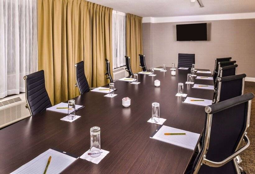 فندق Hilton Garden Inn Detroit   Southfield, Mi