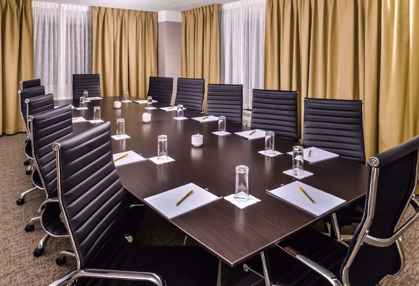 فندق Hilton Garden Inn Detroit   Southfield, Mi