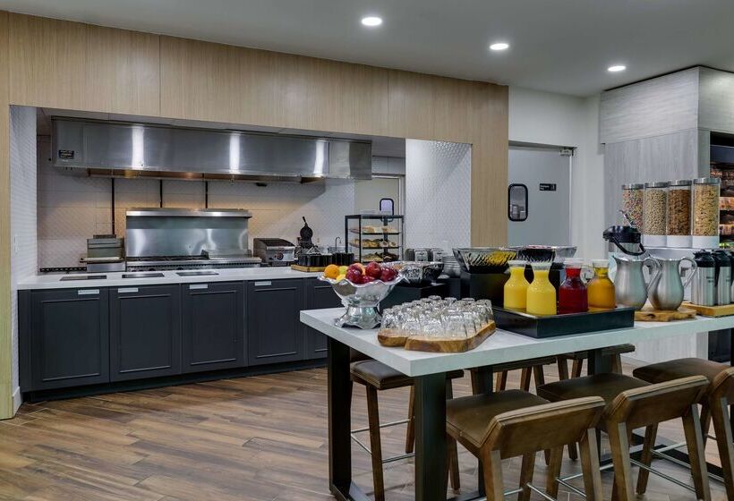 Отель Hilton Garden Inn Fort Worth/fossil Creek