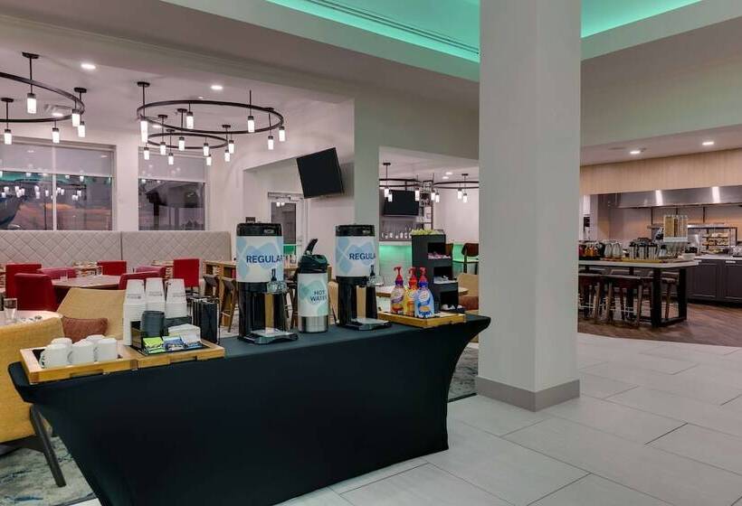 Отель Hilton Garden Inn Fort Worth/fossil Creek