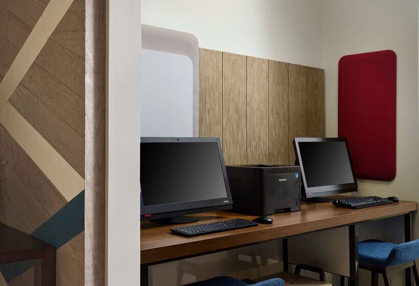 هتل Hilton Garden Inn Las Colinas