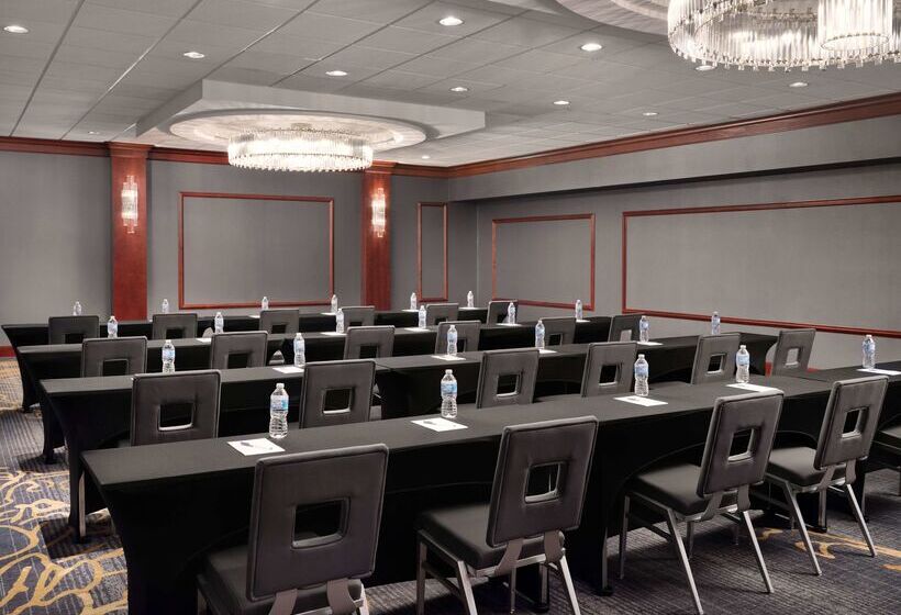 هتل Hilton Garden Inn Las Colinas