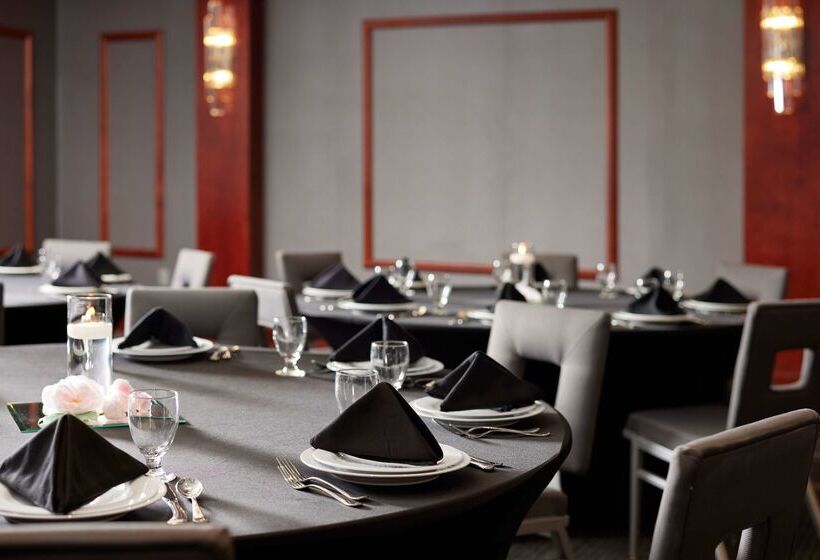 هتل Hilton Garden Inn Las Colinas