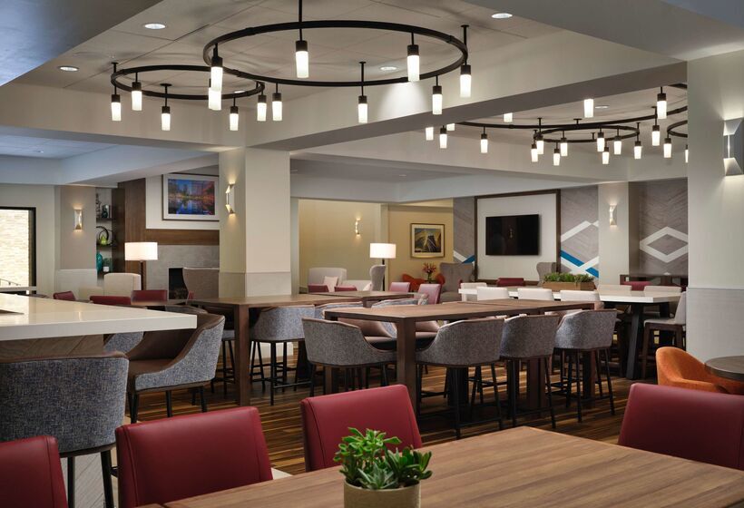 هتل Hilton Garden Inn Las Colinas