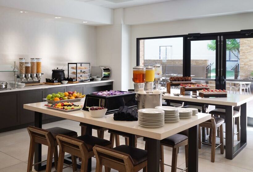 هتل Hilton Garden Inn Las Colinas