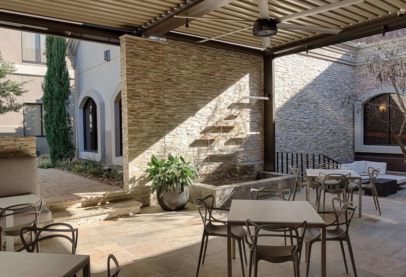 هتل Hilton Garden Inn Las Colinas