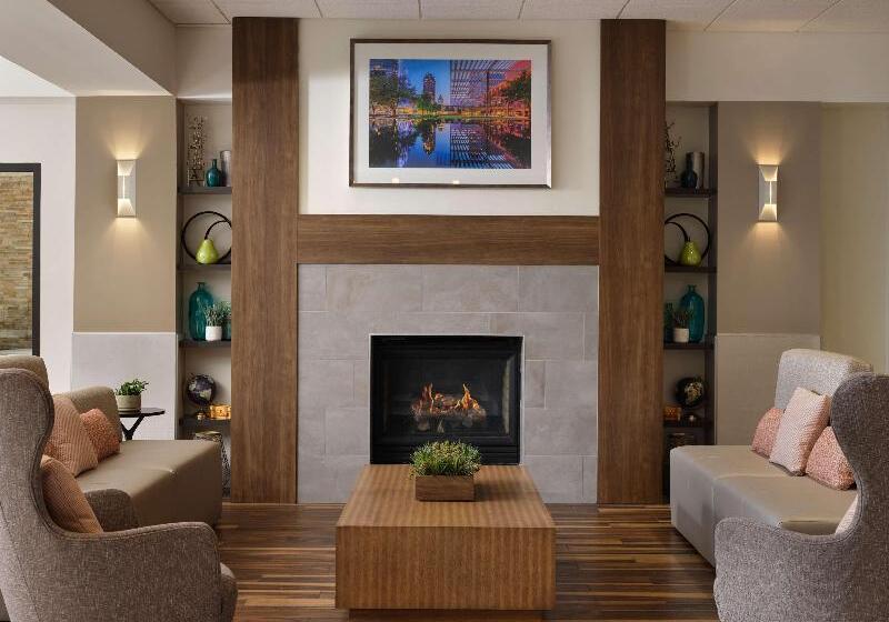 هتل Hilton Garden Inn Las Colinas