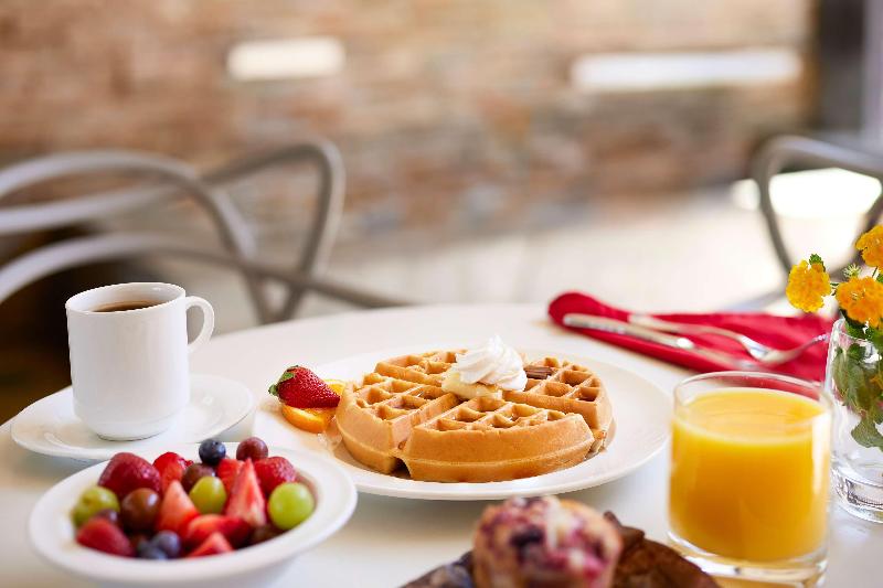 هتل Hilton Garden Inn Las Colinas