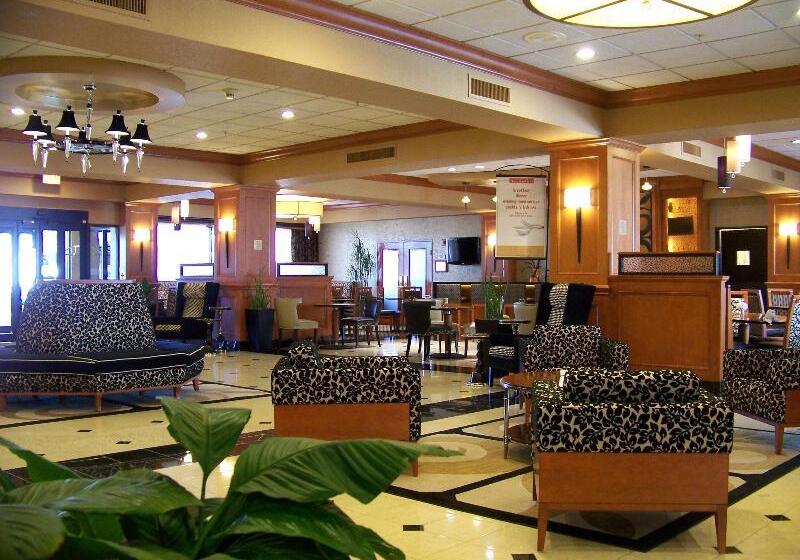 هتل Hilton Garden Inn Las Colinas