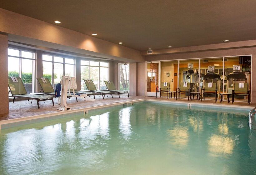 هتل Hilton Garden Inn Lexington Hamburg