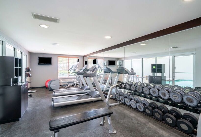 酒店 Hilton Garden Inn Louisville East