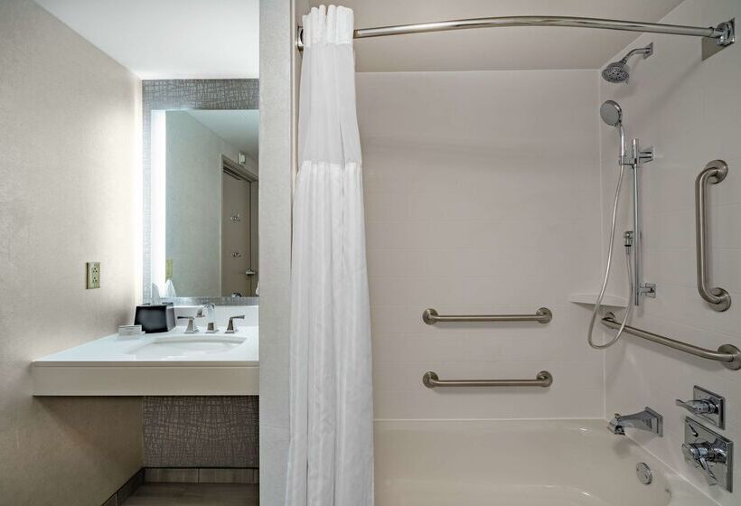 酒店 Hilton Garden Inn Louisville East